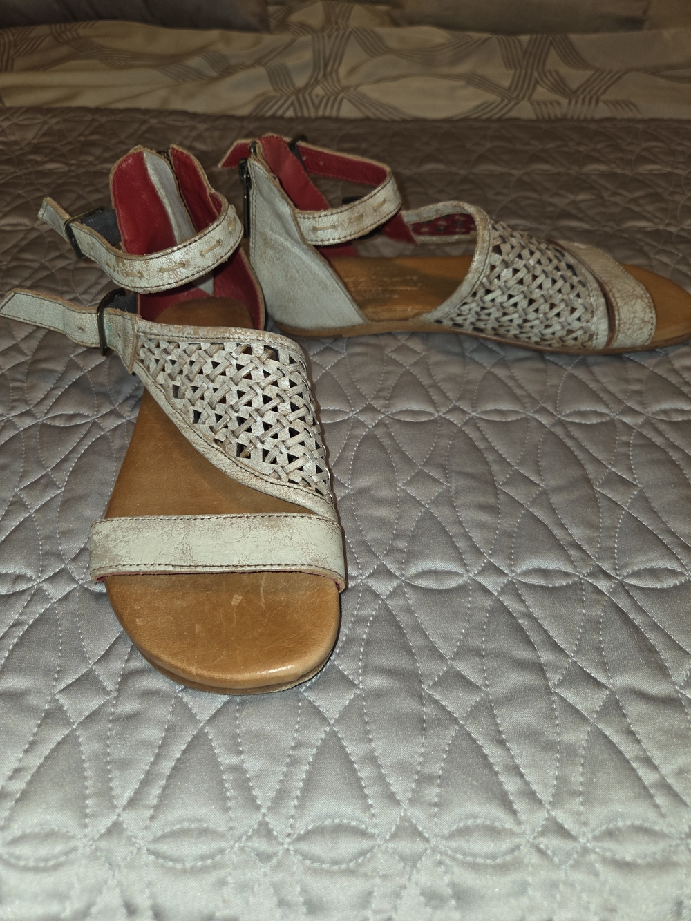 Bed Stu Cream Woven Ankle-Strap Flat Sandals Sz 6
